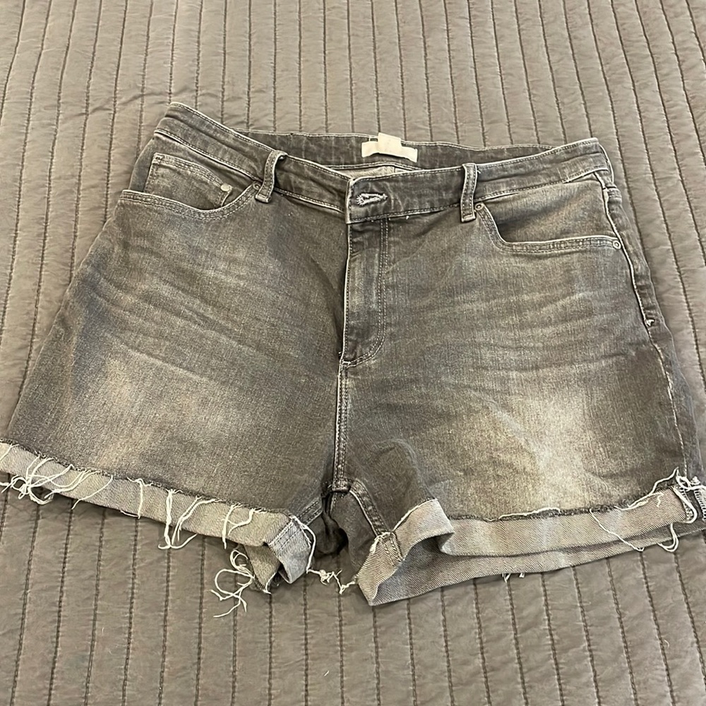 Gray size 10 H&M denim shorts
